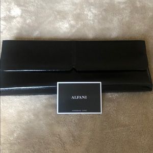 ALFANI Clutch.